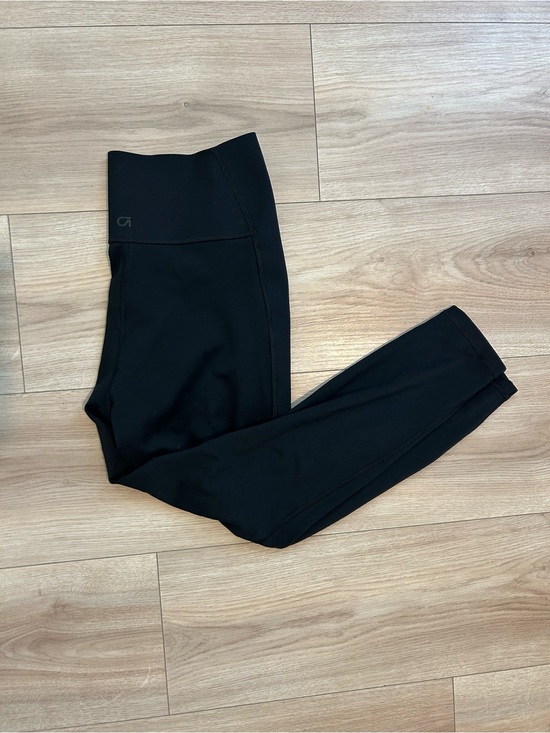 GAP Pants - Black Gap Athletic Capri’s